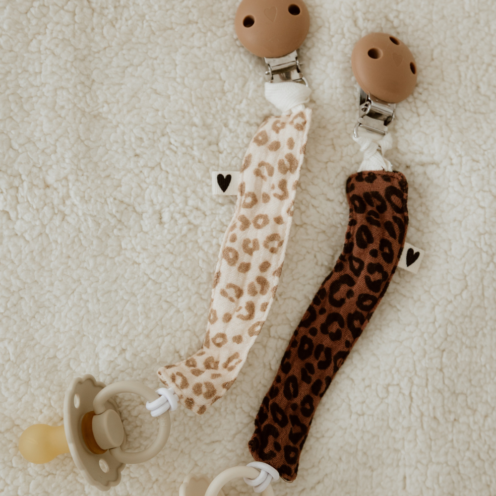 Attache tétine gaze | gaze beige petits coeurs