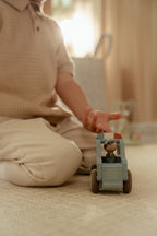 Voiture de police en bois