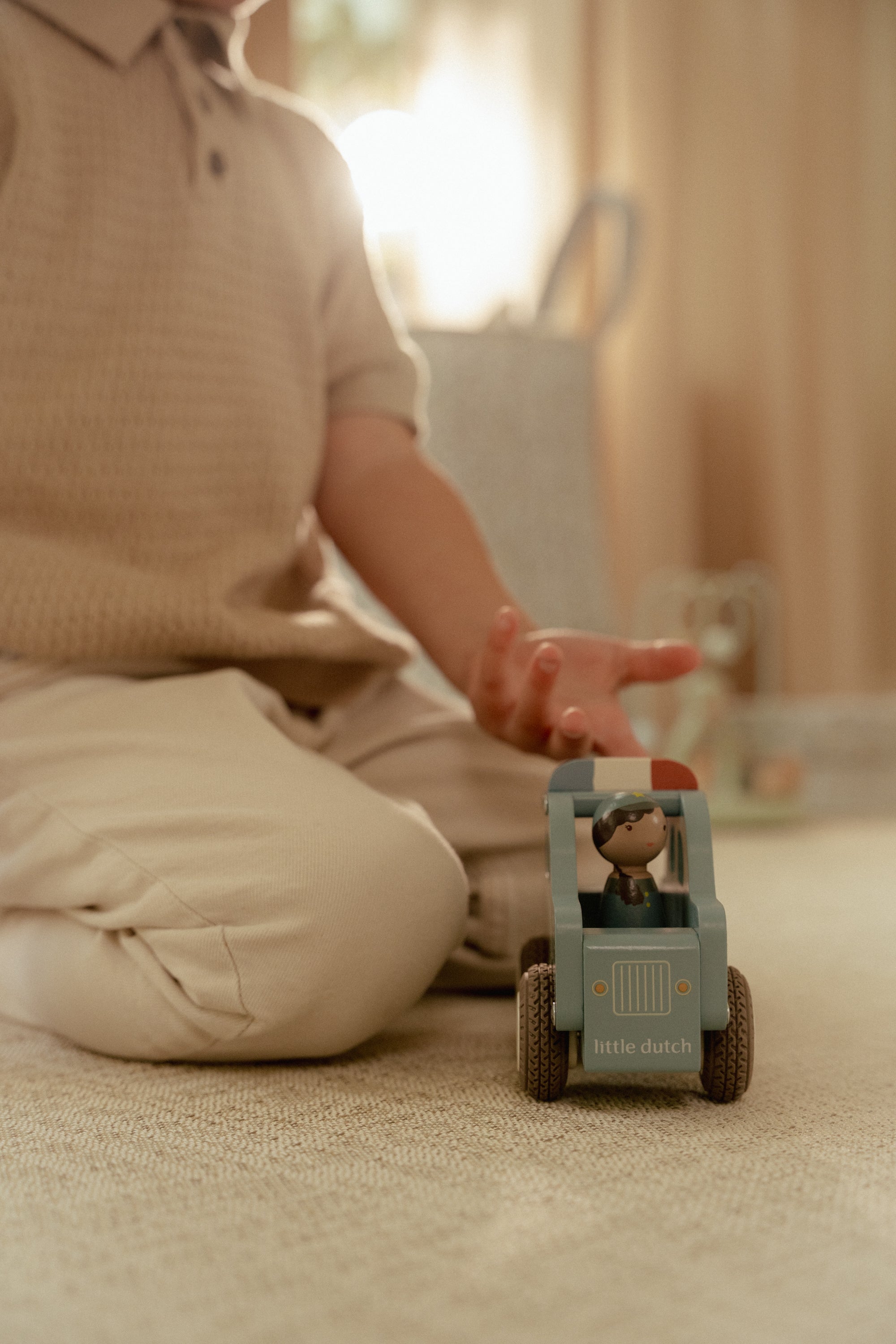 Voiture de police en bois
